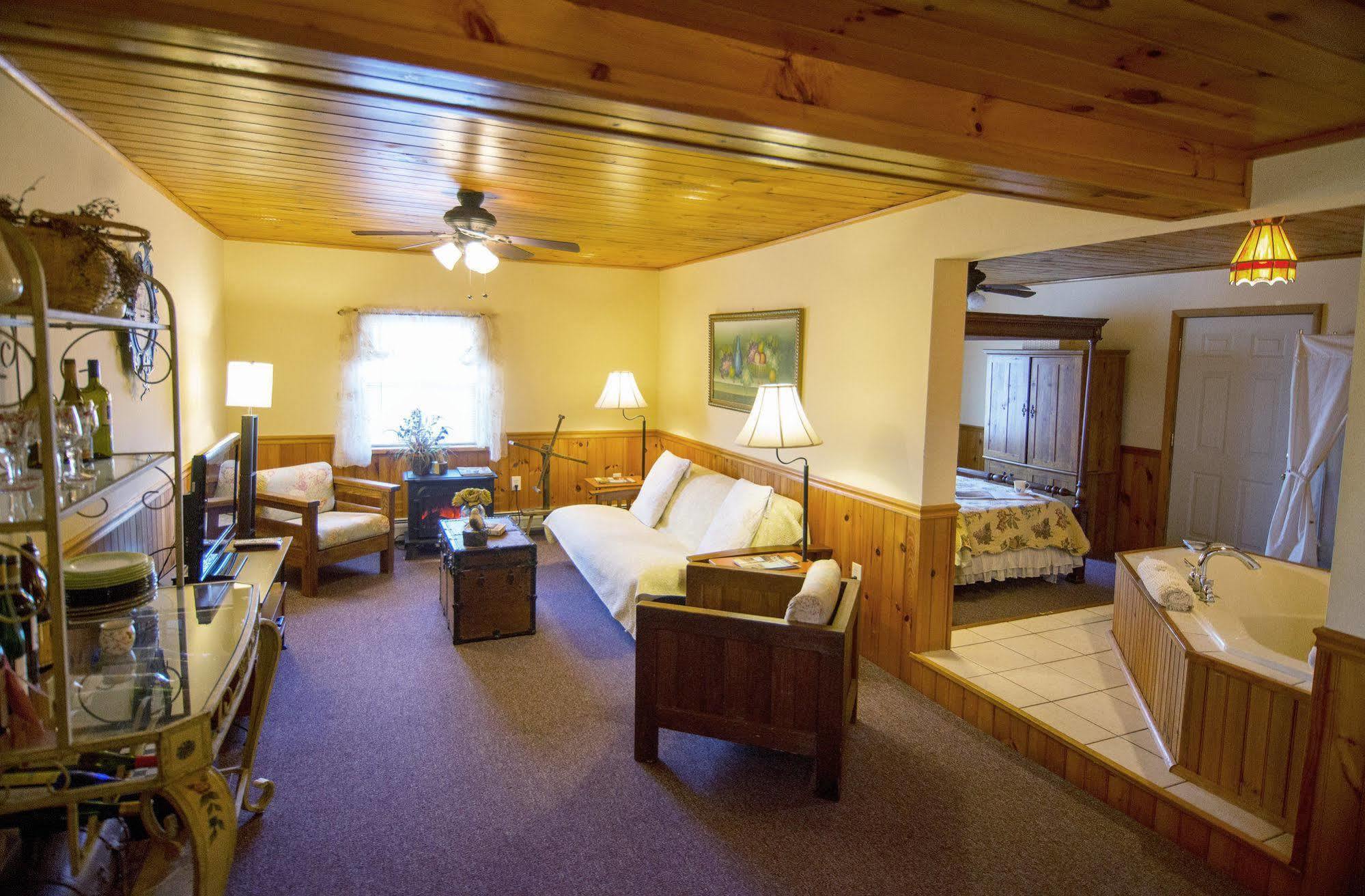 Savannah House Wine Country Inn & Cottages Himrod Ngoại thất bức ảnh