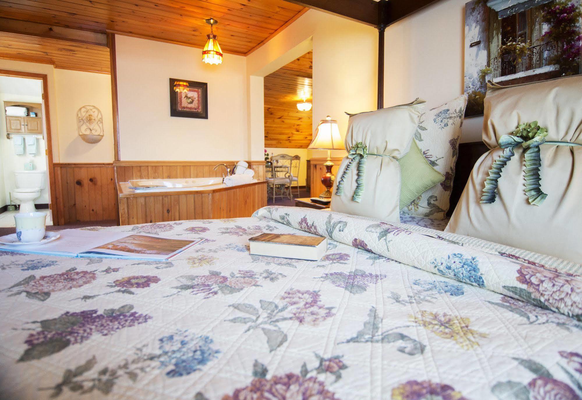 Savannah House Wine Country Inn & Cottages Himrod Ngoại thất bức ảnh