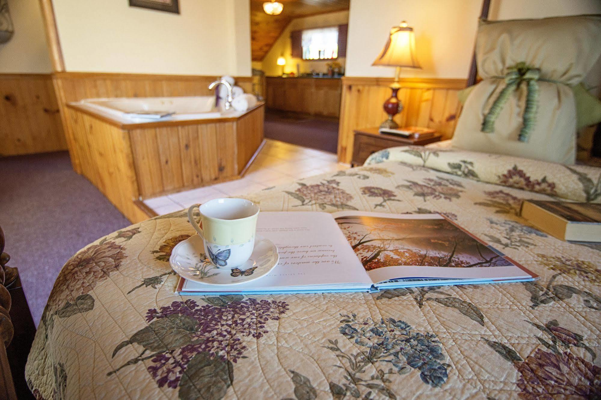 Savannah House Wine Country Inn & Cottages Himrod Ngoại thất bức ảnh