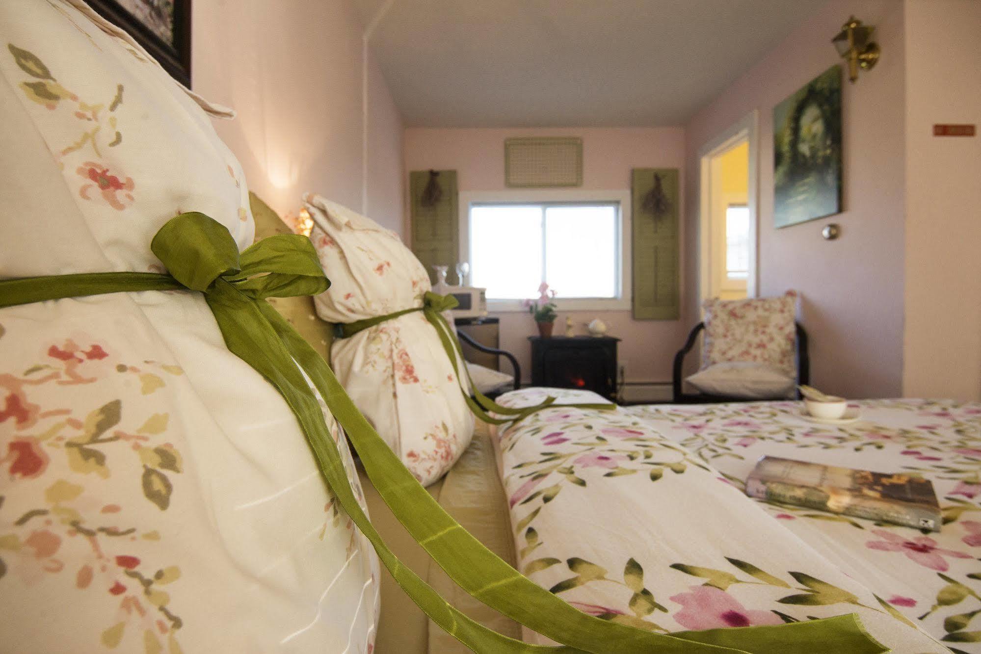 Savannah House Wine Country Inn & Cottages Himrod Ngoại thất bức ảnh